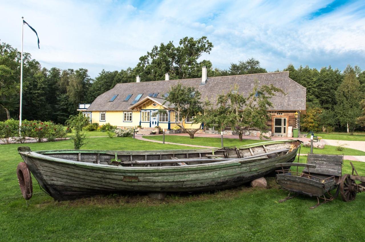 Nurka Talu Pension Piirumi Buitenkant foto